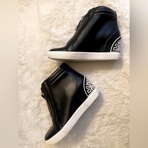 Donna Karen Sneaker/platform boot, black & white, size 8